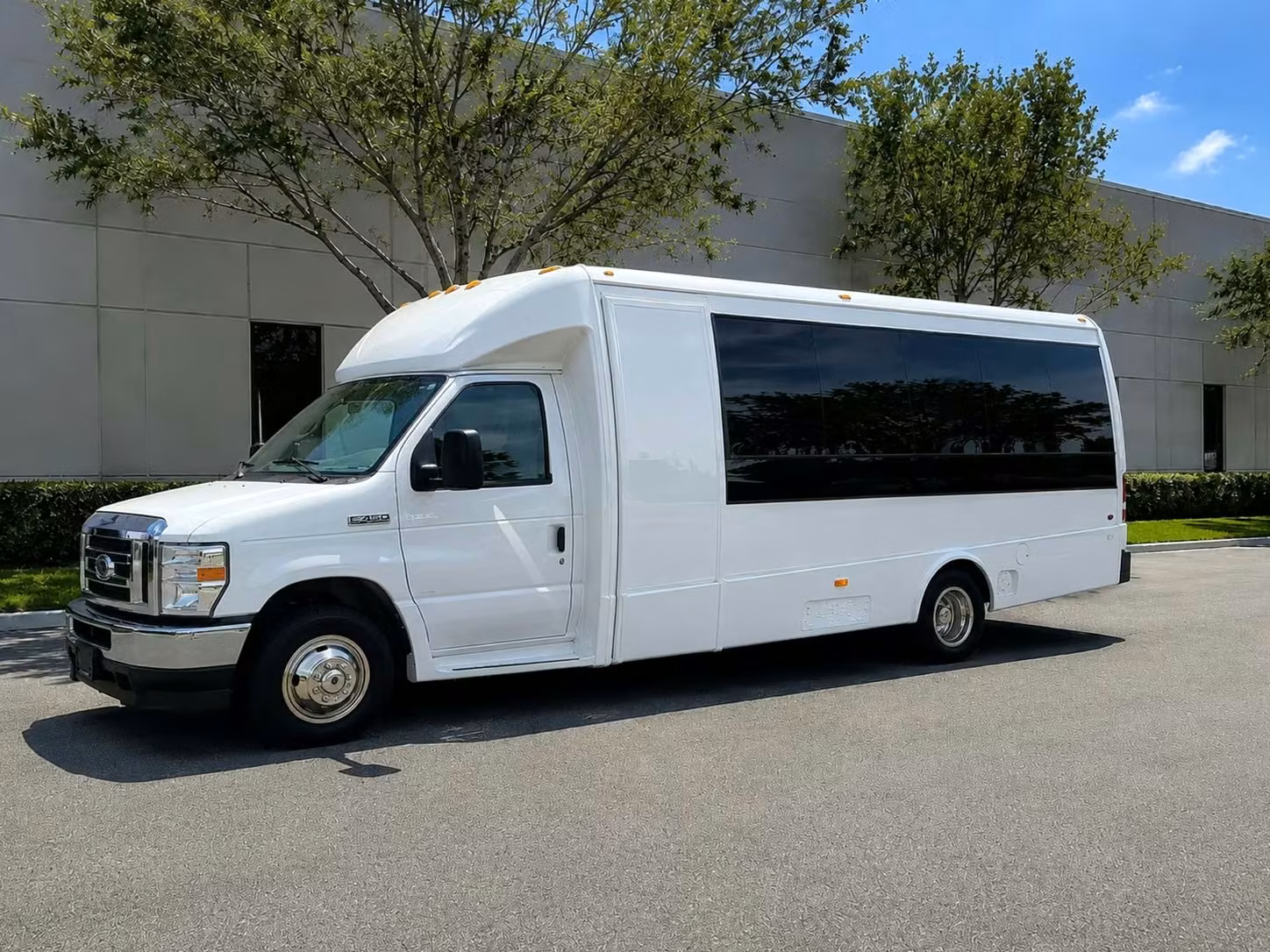 laguna hills 15 passenger minibus rental