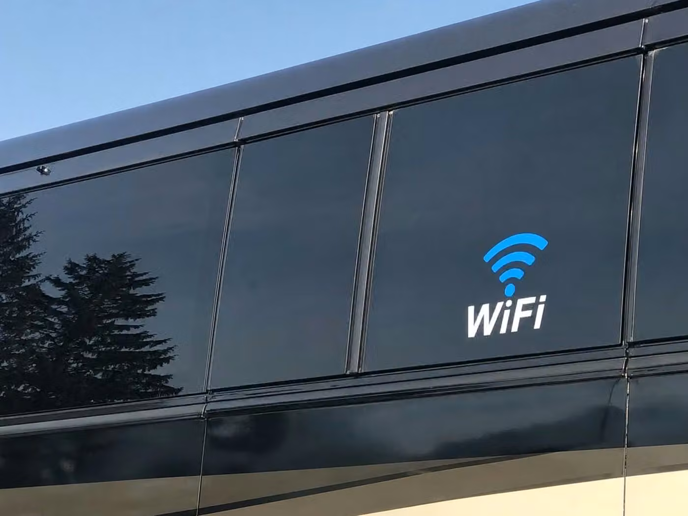 laguna hills 18 passenger minibus wifi